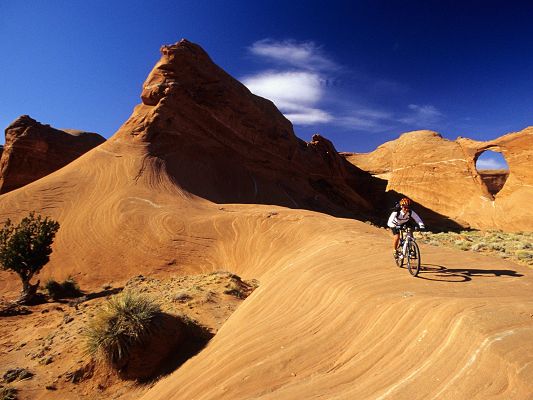 click to free download the wallpaper--Amazing Landscape of Nature, Riding the Sandstone, Be Persistent and Enjoy the Scene