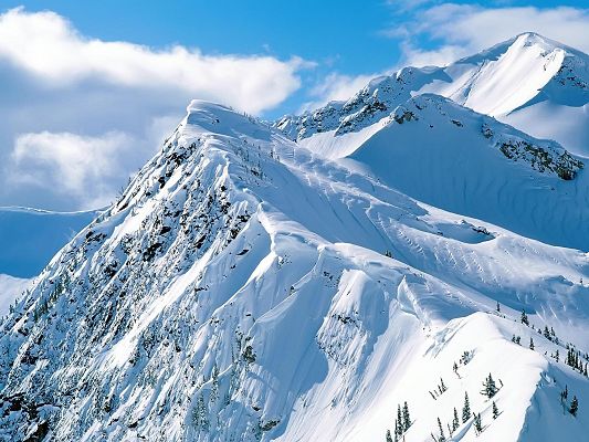 click to free download the wallpaper--Amazing Nature Landscape Pic, Snow Mountain Under the Blue Sky, Pure and Clean World