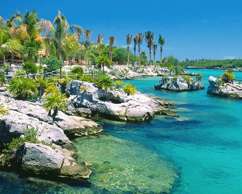 click to free download the wallpaper--Amazing Nature Landscape of the World, Sea Shore in Mexico, the Blue Sky