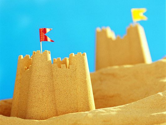 click to free download the wallpaper--Amazing Pic of Nature Landscape, Sand Castles, Cute and Creative Scene