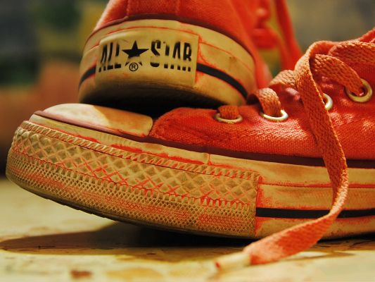 click to free download the wallpaper--Background Wide Wallpaper - Converse Red Sneakers, Nice-Looking and Fit