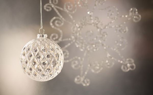 Balls in Dedicated Design and Look, Working Well to Spread Holiday Atmosphere - Dedicated Balls Wallpaper