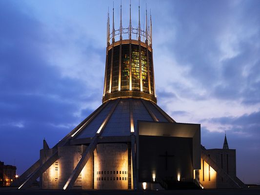 click to free download the wallpaper--Beautiful Landscape of the World, Liverpool Cathedral Under the Blue Sky, Incredible Look