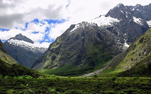 click to free download the wallpaper--Beautiful Sceneries of the World - Newzealand Scenery, Wild and Natural Beauty