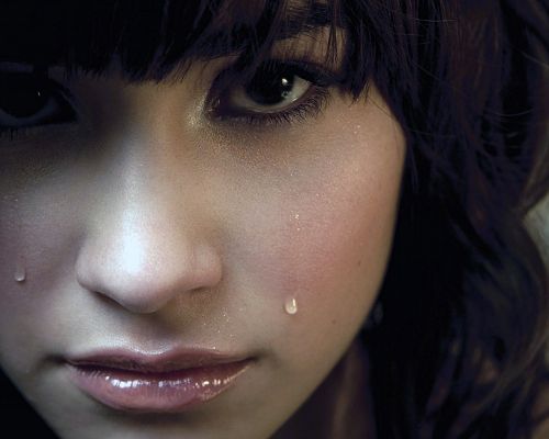 Beautiful TV Show Pics, Demi Lovato Crying, Have to Promise Her Everything
