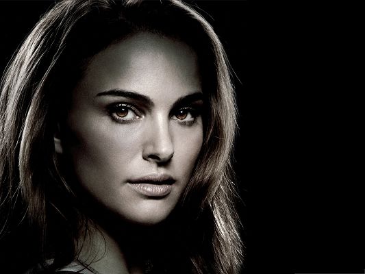 click to free download the wallpaper--Best Movies Poster, Natalie Portman As Jane Foster, Face Close-Up