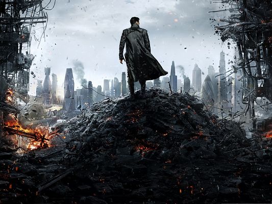 click to free download the wallpaper--Best Movies Wallpaper, Star Trek Into Darkness, Imposing Man