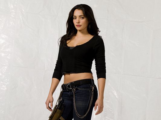 Cuban American Natalie Martinez Post in Pixel of 2560x1920, Girl in Serious Look, She is Too Good to be True - TV & Movies Post