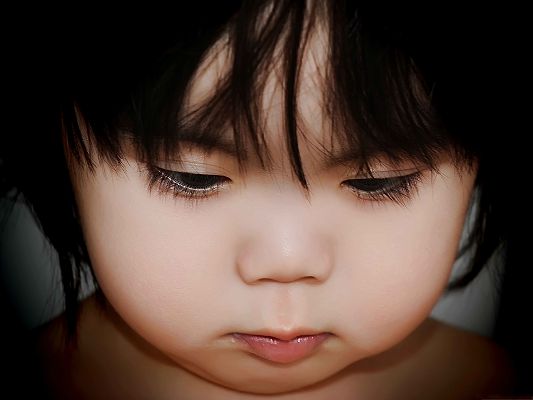 click to free download the wallpaper--Cute Baby Portrait, Baby Girl with Long Eyelash and Snowy White Skin, What a Cutie!
