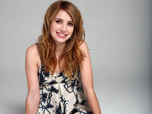 click to free download the wallpaper--Emma Roberts HD Post in Pixel of 1920x1440, Lady Showing Her Happy and Wide Smile, She Shall Fit Your Device Well - TV & Movies Post