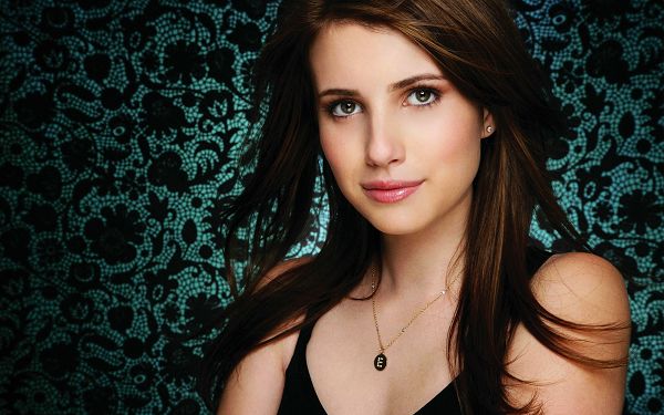 click to free download the wallpaper--Emma Roberts Post in 2560x1600 Pixel, Graceful Lady with Outstanding Look and Facial Expression, Large Enough to be a Fit - TV & Movies Post