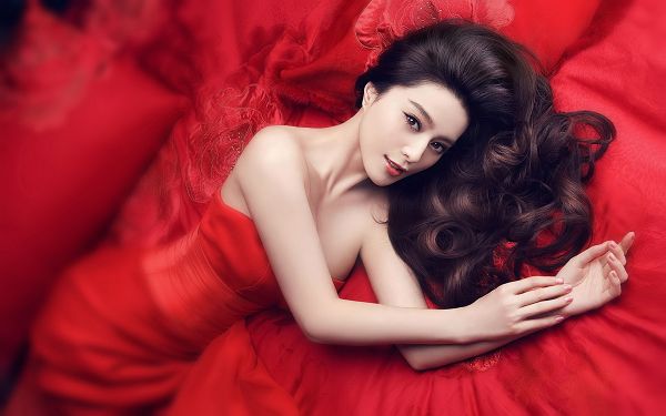 click to free download the wallpaper--Fan Bingbing with Exquisite Cosmetics, Long Red Dress and Curly Hair, Her Beauty Can Make Any Man's Heart Beat - HD Artists Wallpaper