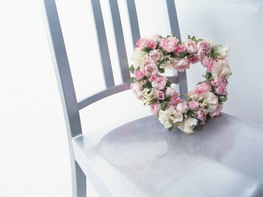 click to free download the wallpaper--Floral Art Design, Heart-Shaped Flowers, Pink and Blooming