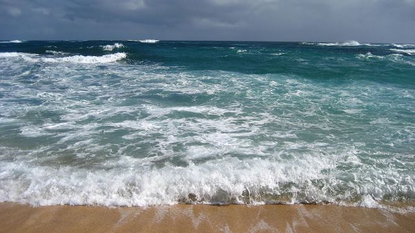 Free Download Natural Scenery Picture - The Unpeaceful and Twisting Sea, Beach is Repeatedly Hit