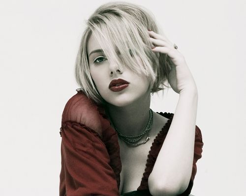 click to free download the wallpaper--Free Download TV & Movies Post - Scarlett Johansson Post in Pixel of 1280x1024, Girl in Red Lip and Red Dress, Grab Great Attention