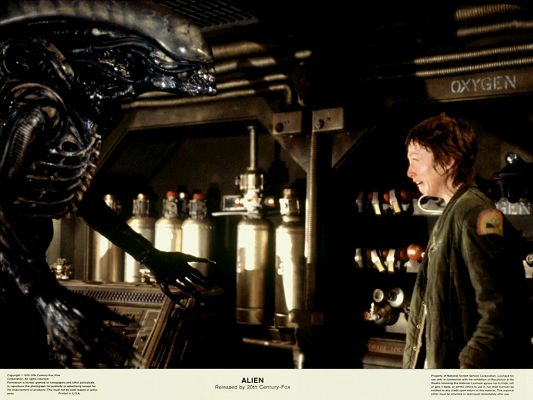click to free download the wallpaper--Free TV & Movie Posts, Alien Lobby is in Front of a Monster Fossil, Scared to Teeth