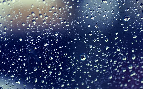 click to free download the wallpaper--Free Water Drops Wallpaper, Drops of Water Reflections, Crystal Clear
