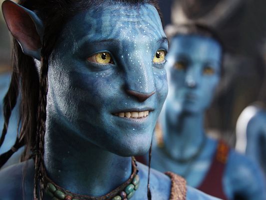click to free download the wallpaper--Jake Sully Avatar 2009 Post in 1600x1200 Pixel, the Excited and Happy Guy, Can Draw Lots of Attention to Your Device -  TV & Movies Post