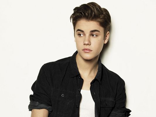 click to free download the wallpaper--Justin Bieber Wallpaper, Handsome Young Boy in Stylish Hairstyle, Black T-Shirt