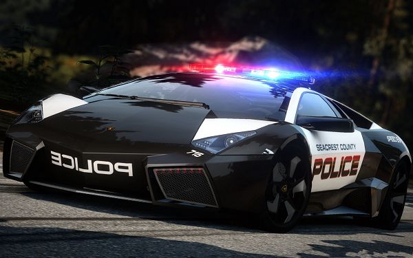 click to free download the wallpaper--Lamborghini Police Car, in Pretty Full Speed, Assigned with Important Task