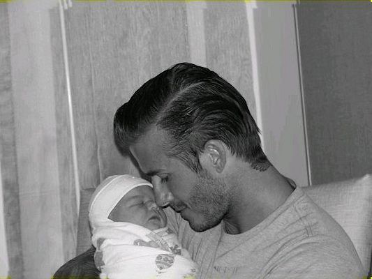 click to free download the wallpaper--Man Wallpaper, David Beckham and His Daughter, Where Fatherhood Happens