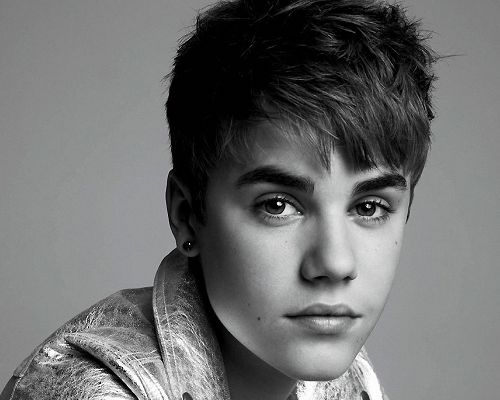 click to free download the wallpaper--Man Wallpaper, Justin Bieber in Black and White Style, Shinning Ear Stud