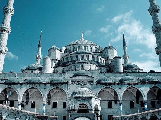 click to free download the wallpaper--Nature Landscape of the World, Sultan Ahmed Mosque Under the Blue Sky, a Sacred Place