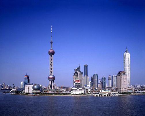 click to free download the wallpaper--Shanghai Jin Mao Tower