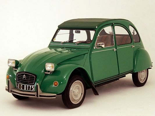 click to free download the wallpaper--Small Green Car Wallpaper, Great Car in Old Style, Impressive Look