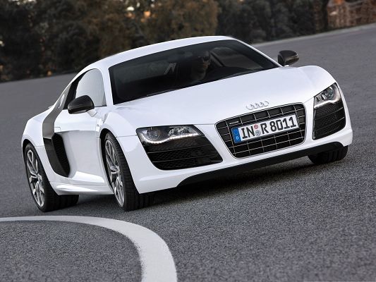 click to free download the wallpaper--Super Cars Picture, White Audi R8 Car on a Slope, Impressive Look