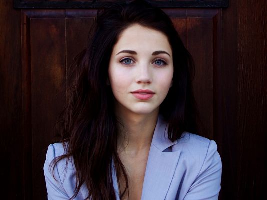 click to free download the wallpaper--TV Shows Image, Beautiful Brunette Emily Rudd in Professional Suit, Nice Look