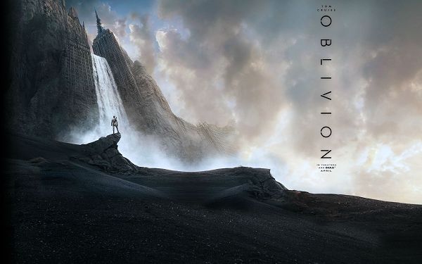 click to free download the wallpaper--Tom Cruise Oblivion Wallpaper in 1920x1200 Pixel, a Brave and Tough Man in Face to the Falling City, Can He Survive the Disaster? - TV & Movies Wallpaper