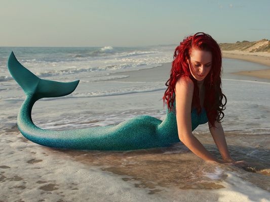 click to free download the wallpaper--Wallpaper Free Computer, Jessica Mermaid by the Seashore, She is Hard to Believe