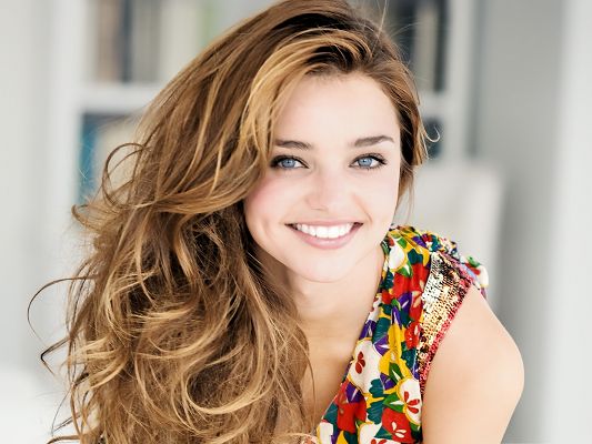 click to free download the wallpaper--Wallpapers for Computer - Miranda Kerr in Beautiful Smile