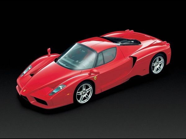 free wallpaper: a red Ferrari
 ,click to download