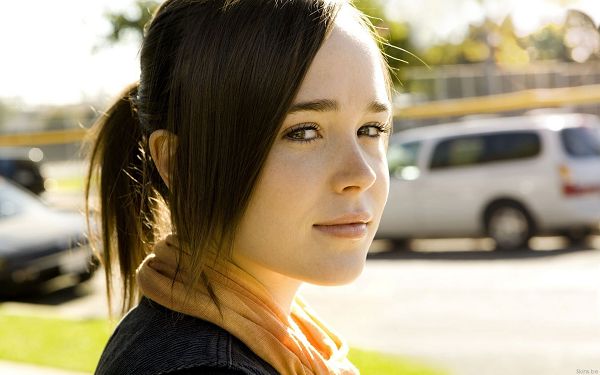 free wallpaper of actress-Ellen Page,click to download