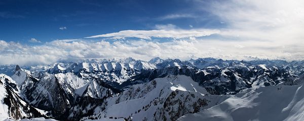 free wallpaper of the largest mountains: Alps Mountain covered in snowy white ,click to download